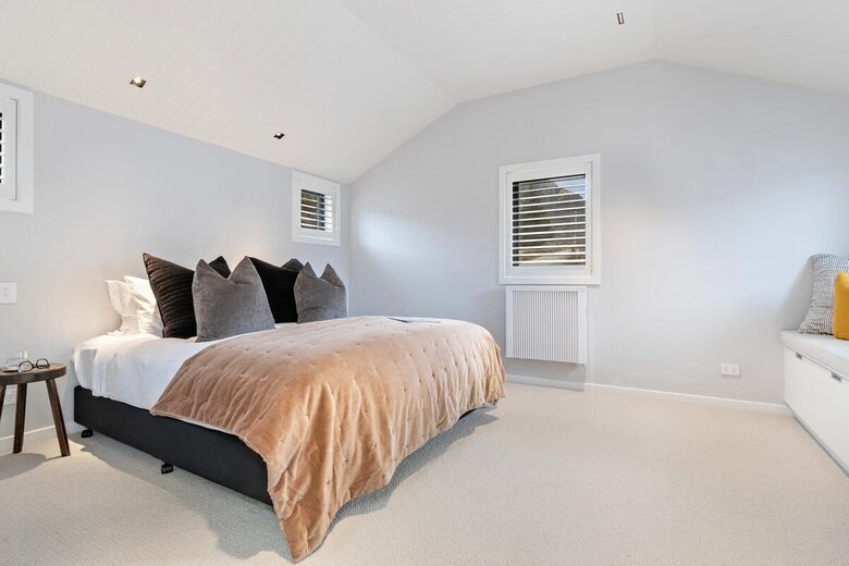 Modern Alpine Escape with Designer Finishes - Arrowtown, New Zealand