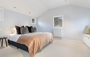 Modern Alpine Escape with Designer Finishes - Arrowtown, New Zealand