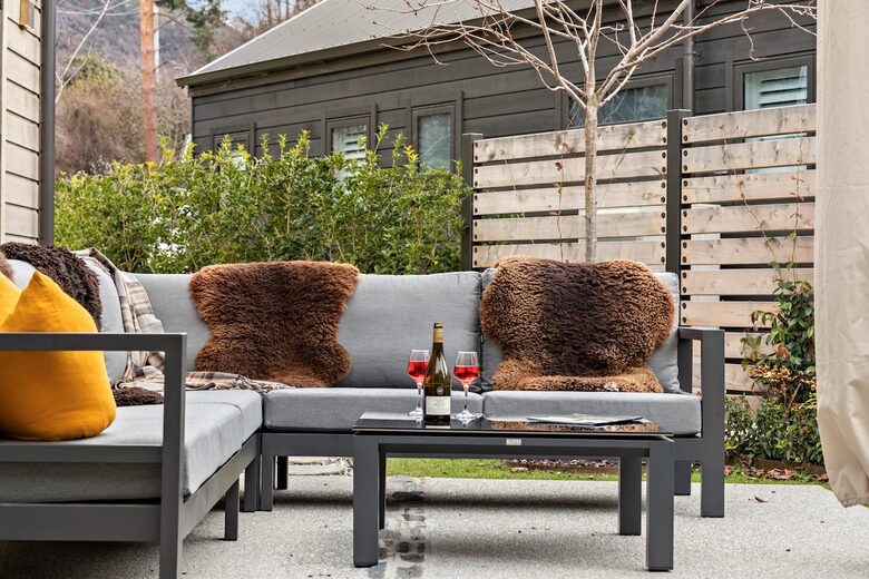 Modern Alpine Escape with Designer Finishes - Arrowtown, New Zealand