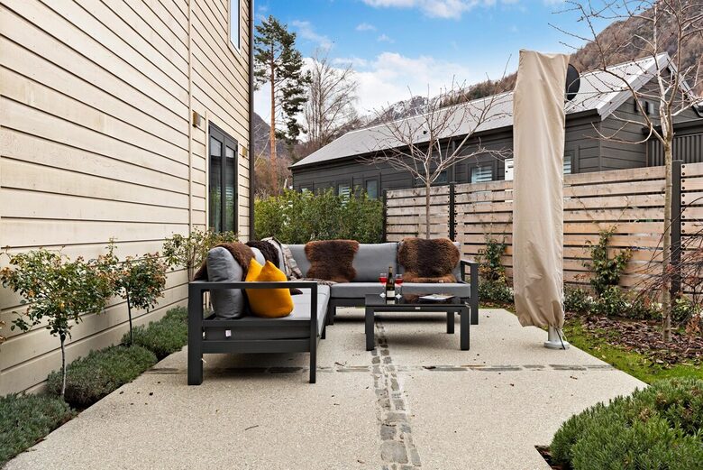 Modern Alpine Escape with Designer Finishes - Arrowtown, New Zealand