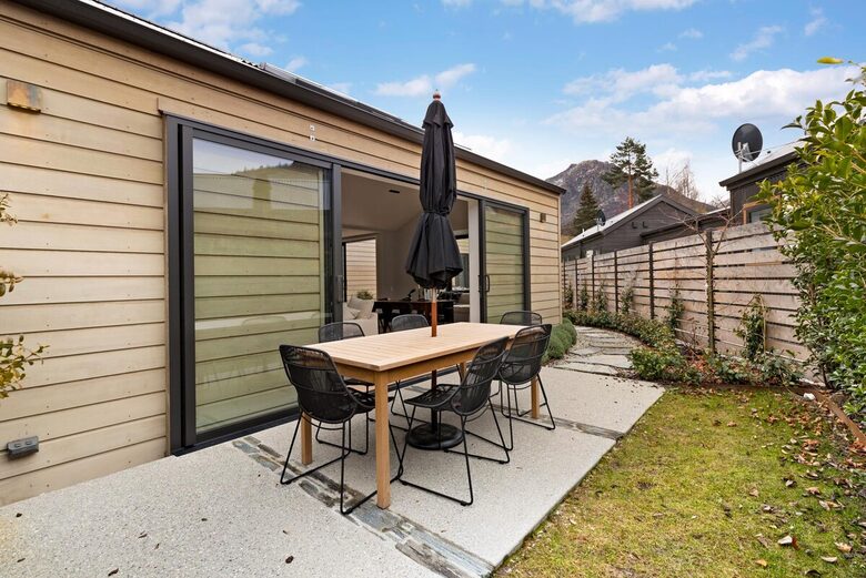 Modern Alpine Escape with Designer Finishes - Arrowtown, New Zealand