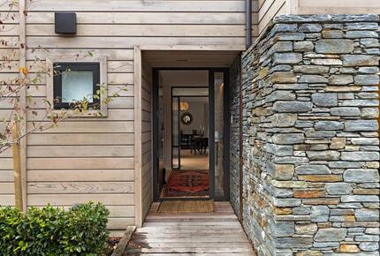 Modern Alpine Escape with Designer Finishes - Arrowtown, New Zealand