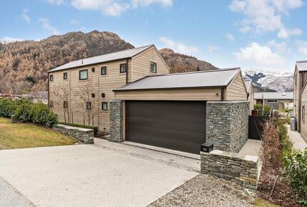 Modern Alpine Escape with Designer Finishes - Arrowtown, New Zealand