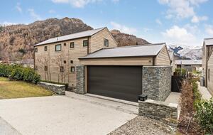 Modern Alpine Escape with Designer Finishes - Arrowtown, New Zealand