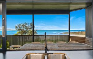 Endless Horizon | A Sophisticated Beachfront Retreat - Arrawarra Headland, Australia