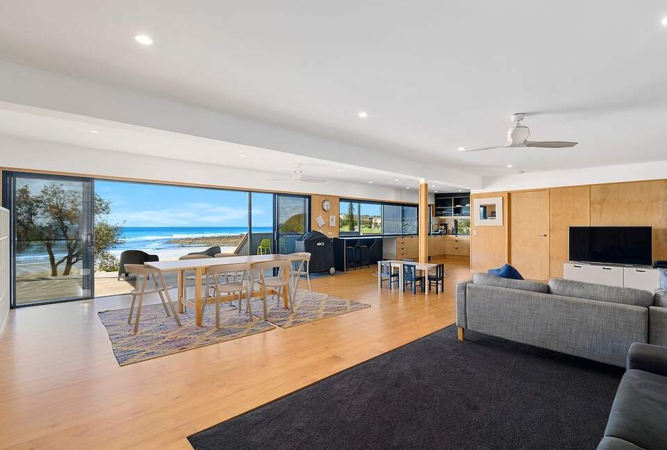 Endless Horizon | A Sophisticated Beachfront Retreat - Arrawarra Headland, Australia