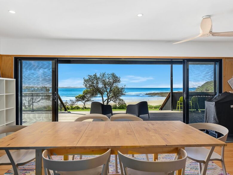 Endless Horizon | A Sophisticated Beachfront Retreat - Arrawarra Headland, Australia
