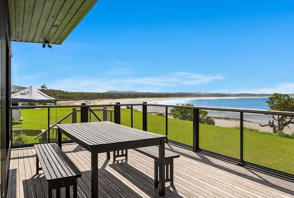 Endless Horizon | A Sophisticated Beachfront Retreat - Arrawarra Headland, Australia