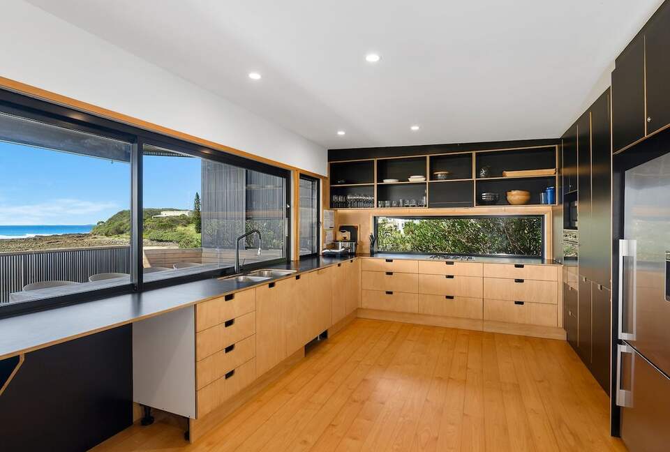 Endless Horizon | A Sophisticated Beachfront Retreat - Arrawarra Headland, Australia