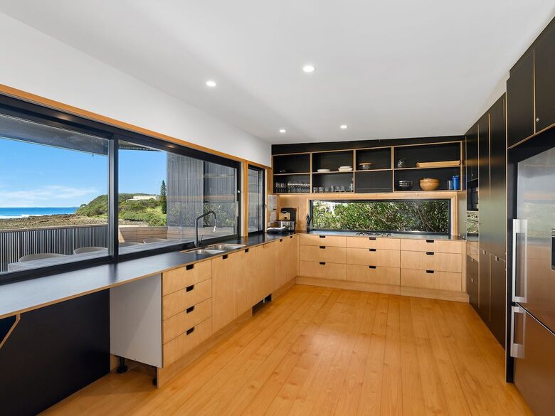 Endless Horizon | A Sophisticated Beachfront Retreat - Arrawarra Headland, Australia
