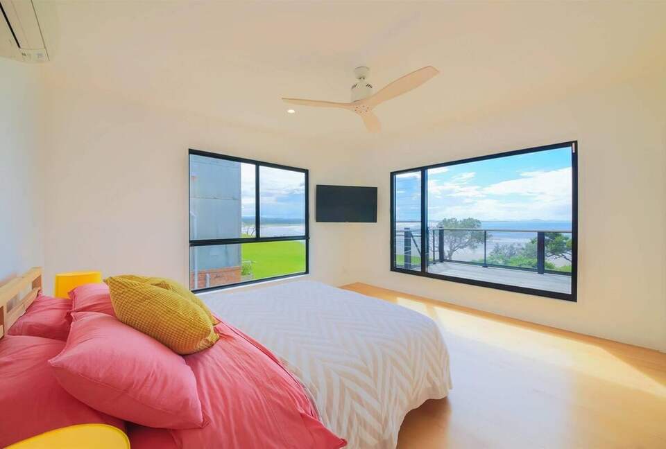 Endless Horizon | A Sophisticated Beachfront Retreat - Arrawarra Headland, Australia