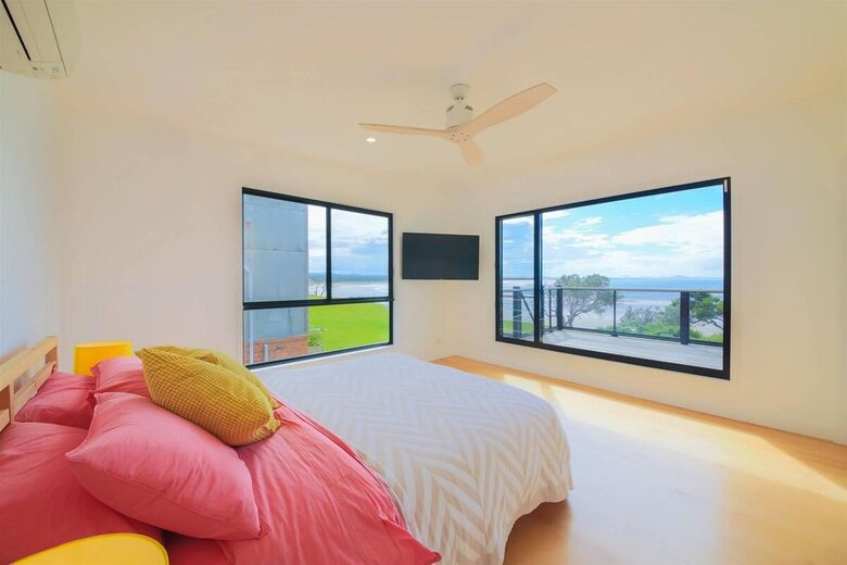 Endless Horizon | A Sophisticated Beachfront Retreat - Arrawarra Headland, Australia