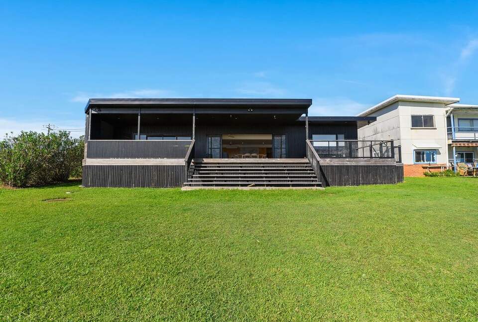 Endless Horizon | A Sophisticated Beachfront Retreat - Arrawarra Headland, Australia