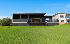 Endless Horizon | A Sophisticated Beachfront Retreat - Arrawarra Headland, Australia