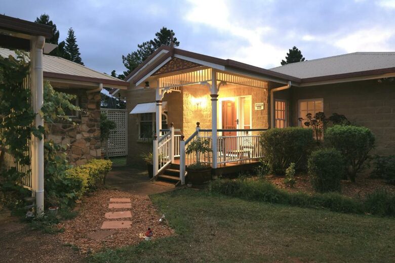Lakeside Tranquility in Yungaburra - Yungaburra, Australia