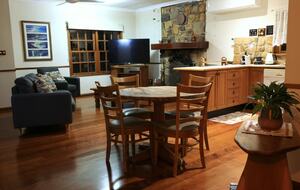 Lakeside Tranquility in Yungaburra - Yungaburra, Australia