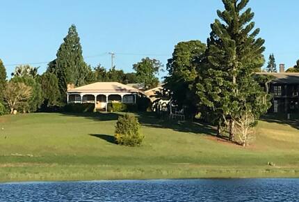 Lakeside Tranquility in Yungaburra - Yungaburra, Australia