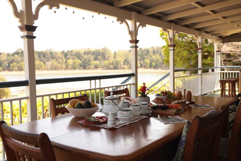 Lakeside Tranquility in Yungaburra - Yungaburra, Australia