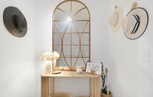 Elegant Beachfront Escape with Private Courtyard - Gold Coast, Australia