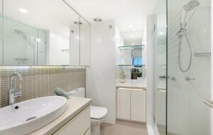 Elegant Beachfront Escape with Private Courtyard - Gold Coast, Australia