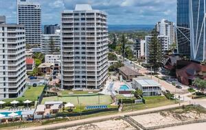 Elegant Beachfront Escape with Private Courtyard - Gold Coast, Australia