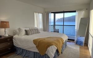 San Francisco Bay Waterfront Apartment - Tiburon, California