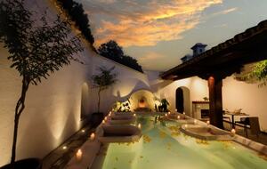King Suite Las Mil Flores - Antigua Guatemala, Guatemala