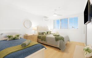 Elegant Beachfront Escape with Private Courtyard - Gold Coast, Australia