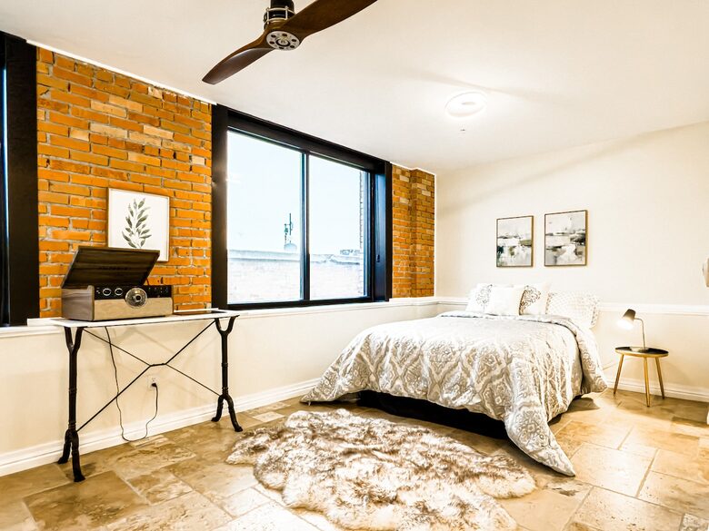Downtown Idaho Falls Penthouse w/ in-suite Arcade, Pool Table, Sauna & 4DMassage Chair - Idaho Falls, Idaho