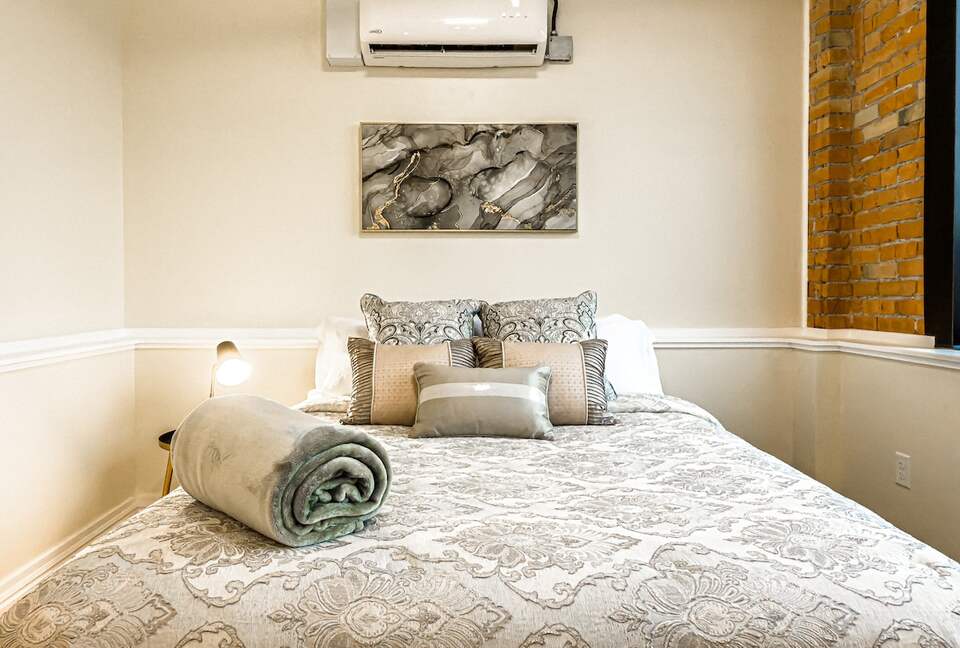 Downtown Idaho Falls Penthouse w/ in-suite Arcade, Pool Table, Sauna & 4DMassage Chair - Idaho Falls, Idaho