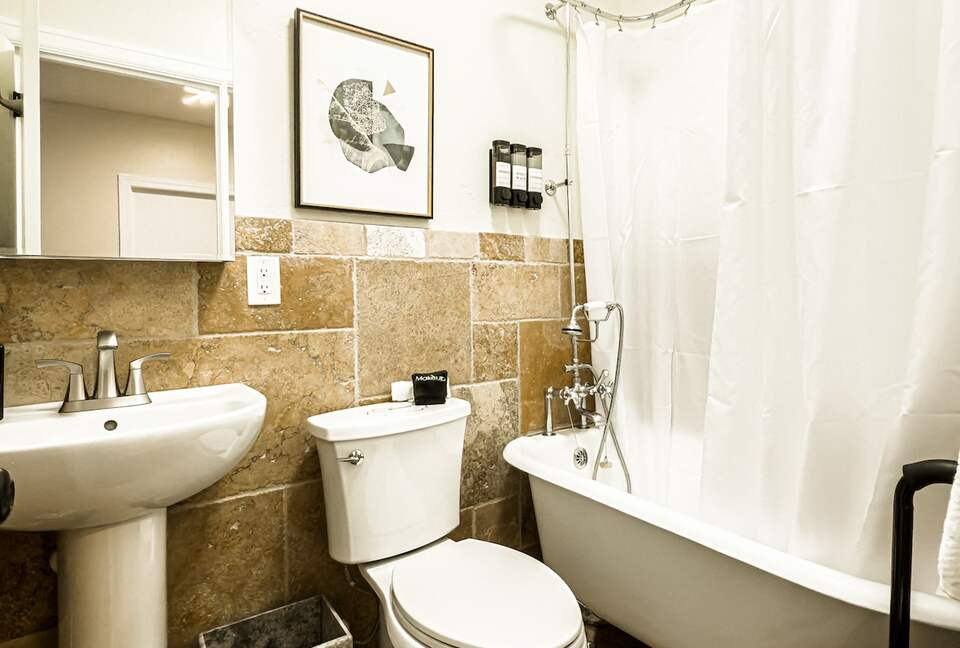 Downtown Idaho Falls Penthouse w/ in-suite Arcade, Pool Table, Sauna & 4DMassage Chair - Idaho Falls, Idaho