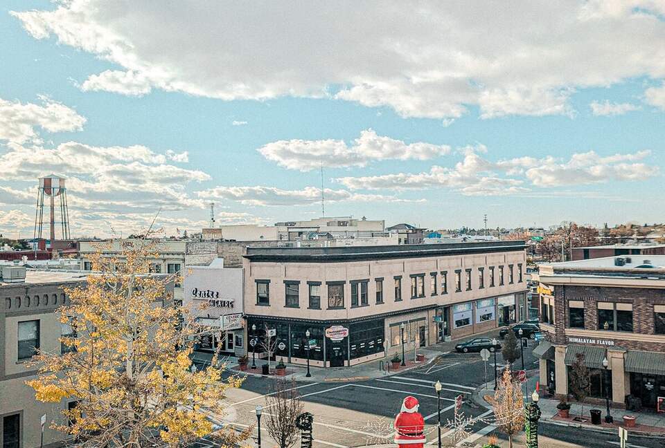 Downtown Idaho Falls Penthouse w/ in-suite Arcade, Pool Table, Sauna & 4DMassage Chair - Idaho Falls, Idaho