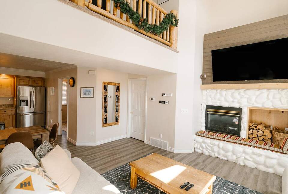 The Powder Haus | Ski-In, Ski-Out Luxury with Year-Round Adventure - Eden, Utah