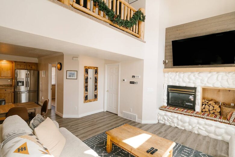 The Powder Haus | Ski-In, Ski-Out Luxury with Year-Round Adventure - Eden, Utah