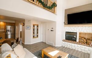 The Powder Haus | Ski-In, Ski-Out Luxury with Year-Round Adventure - Eden, Utah