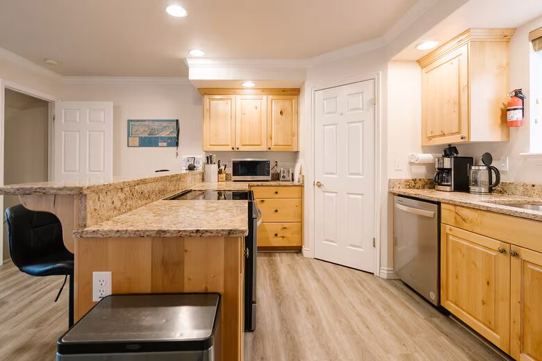 The Powder Haus | Ski-In, Ski-Out Luxury with Year-Round Adventure - Eden, Utah