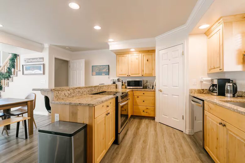 The Powder Haus | Ski-In, Ski-Out Luxury with Year-Round Adventure - Eden, Utah