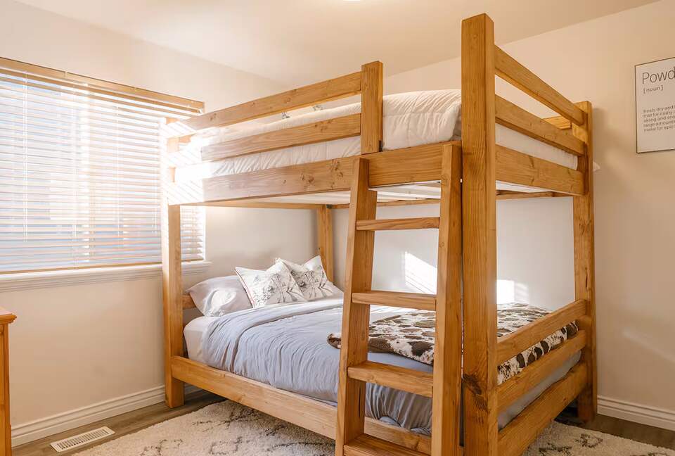 The Powder Haus | Ski-In, Ski-Out Luxury with Year-Round Adventure - Eden, Utah