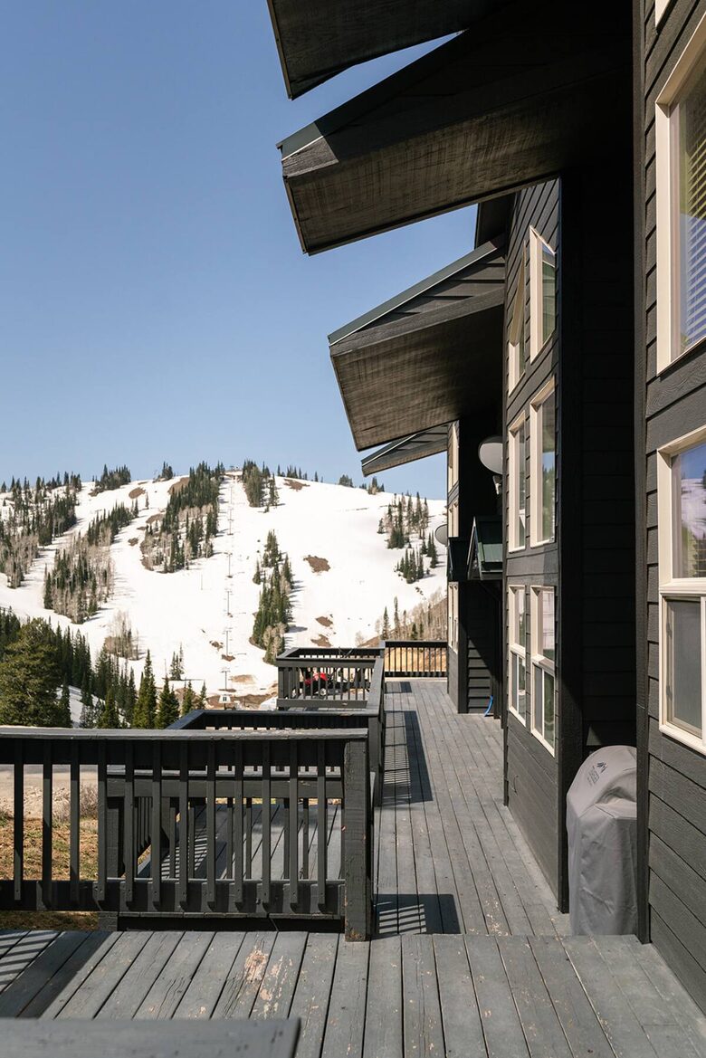 The Powder Haus | Ski-In, Ski-Out Luxury with Year-Round Adventure - Eden, Utah