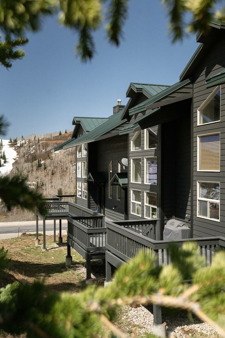 The Powder Haus | Ski-In, Ski-Out Luxury with Year-Round Adventure - Eden, Utah