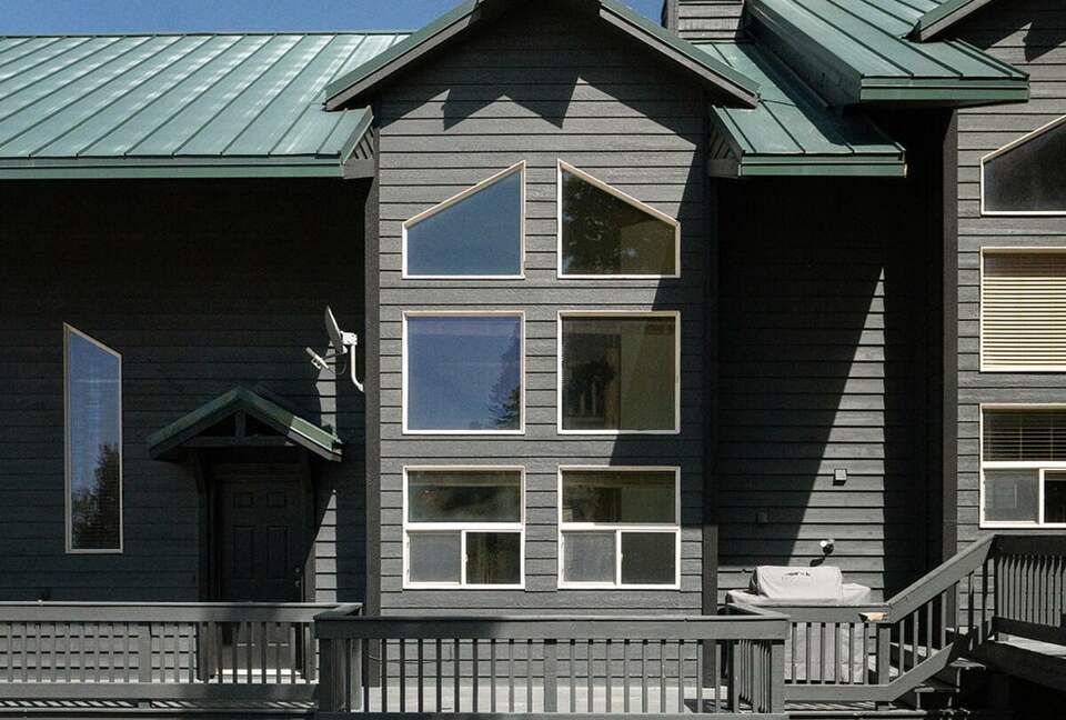 The Powder Haus | Ski-In, Ski-Out Luxury with Year-Round Adventure - Eden, Utah