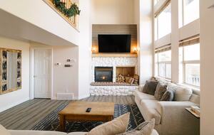 The Powder Haus | Ski-In, Ski-Out Luxury with Year-Round Adventure - Eden, Utah