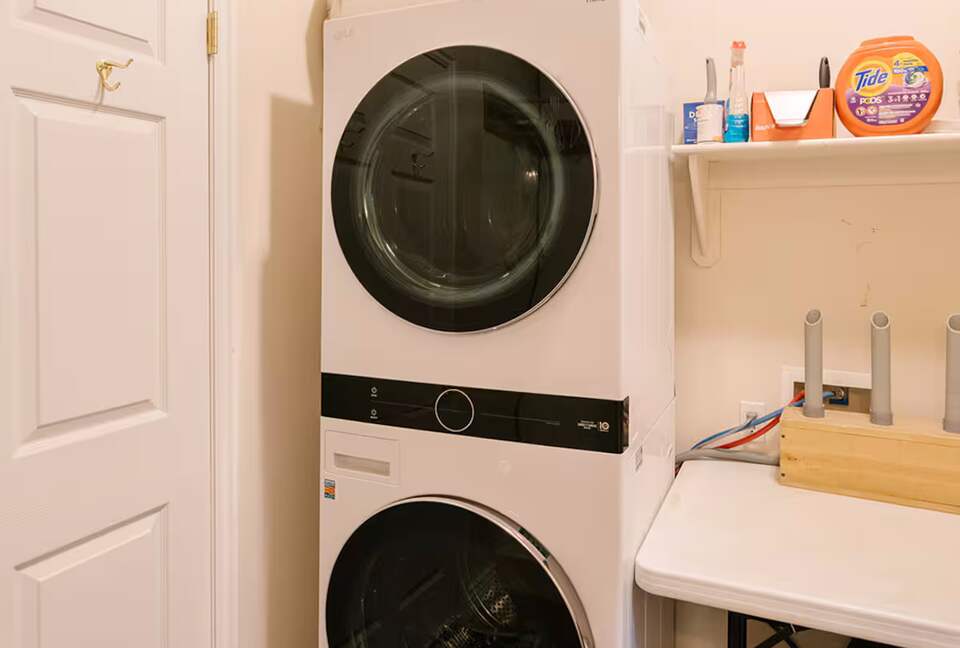 The Powder Haus | Ski-In, Ski-Out Luxury with Year-Round Adventure - Eden, Utah