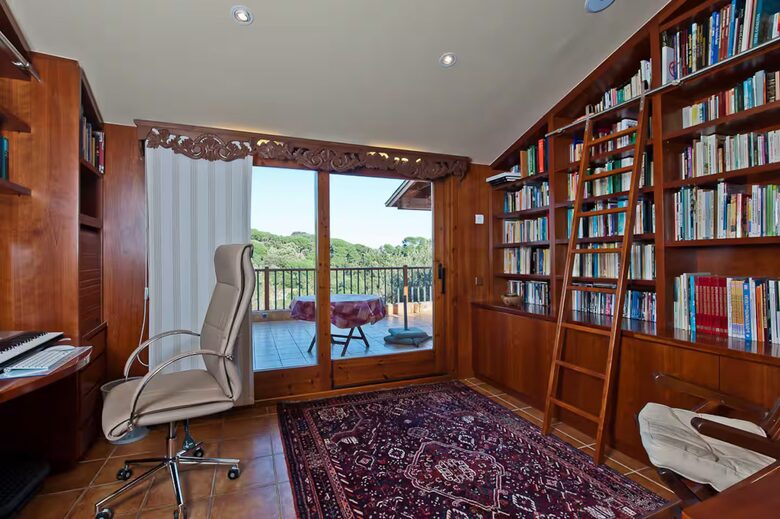 Elegant Mountain Retreat with Sea Views - Arenys de Munt, Spain