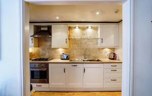 Charming Georgian Courtyard Apartment in Historic Bath - Bath, United Kingdom