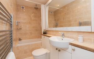 Charming Georgian Courtyard Apartment in Historic Bath - Bath, United Kingdom