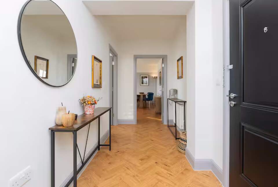Stylish Two-Bedroom Apartment in Historic Bath - Bath, United Kingdom