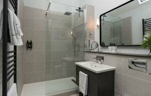 Charming Converted Barn Retreat in the Cotswolds - Wotton-Under-Edge, United Kingdom