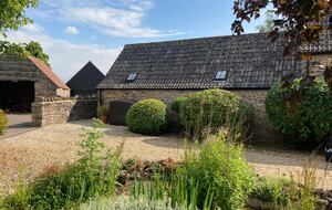 Charming Converted Barn Retreat in the Cotswolds - Wotton-Under-Edge, United Kingdom