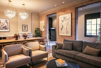 Barcelona 6 Bedroom Flat in L'Eixample - Barcelona, Spain